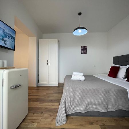 Central Studio Apartments Tirana Kültér fotó