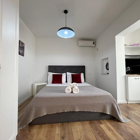 Central Studio Apartments Tirana Kültér fotó