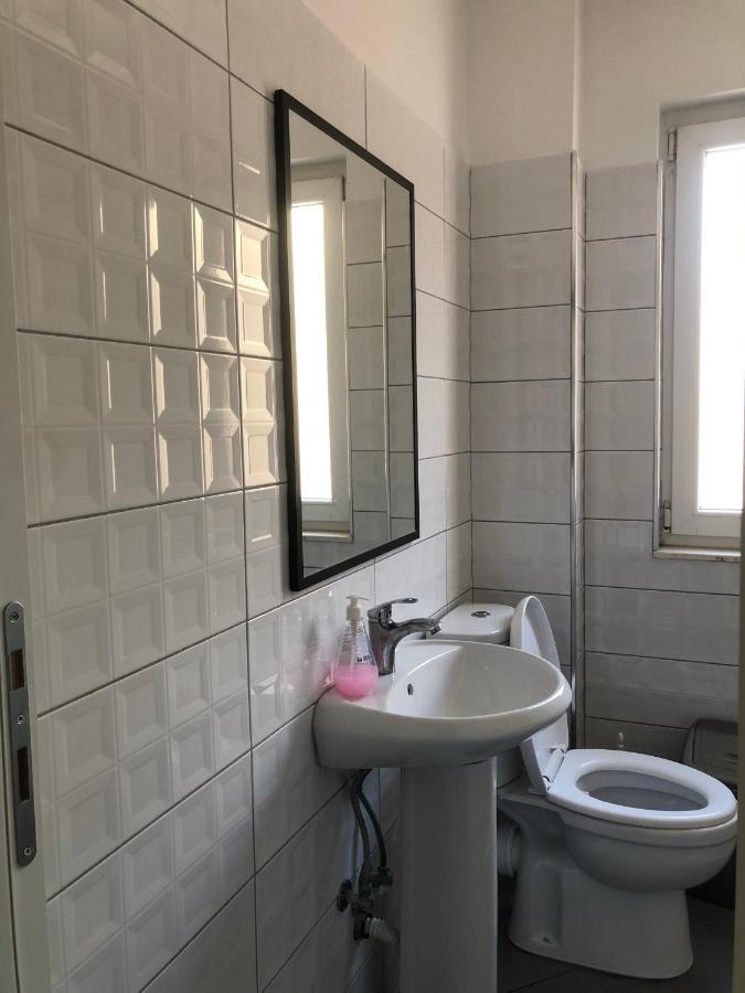 Central Studio Apartments Tirana Kültér fotó