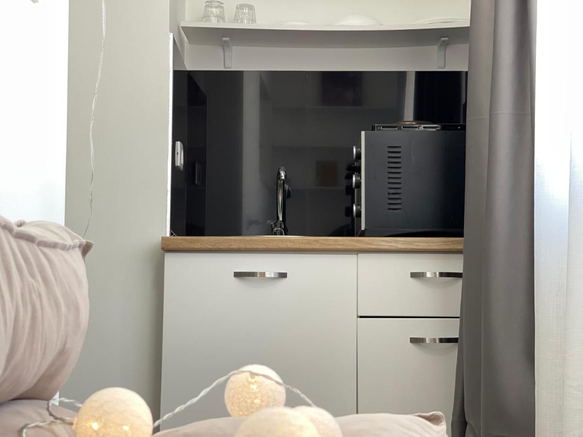 Central Studio Apartments Tirana Kültér fotó