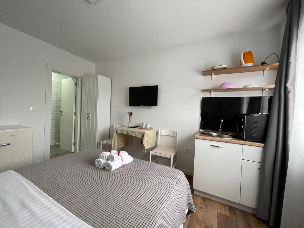 Central Studio Apartments Tirana Kültér fotó
