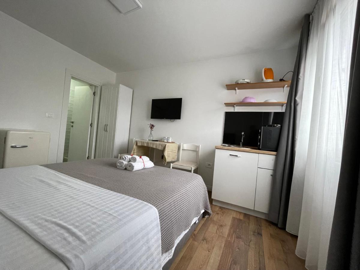 Central Studio Apartments Tirana Kültér fotó