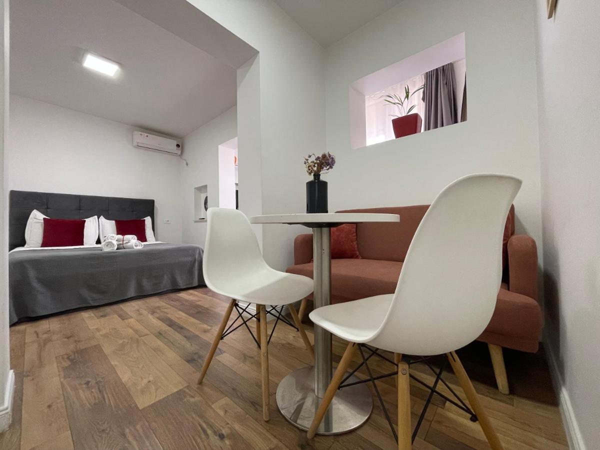 Central Studio Apartments Tirana Kültér fotó