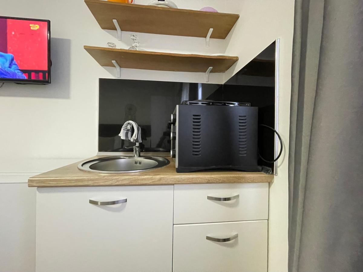 Central Studio Apartments Tirana Kültér fotó
