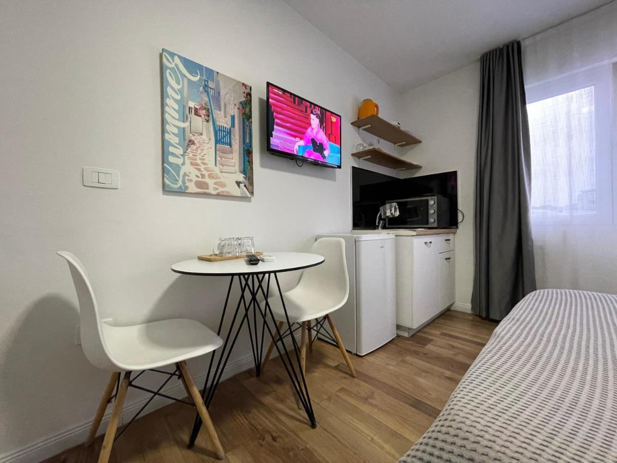 Central Studio Apartments Tirana Kültér fotó