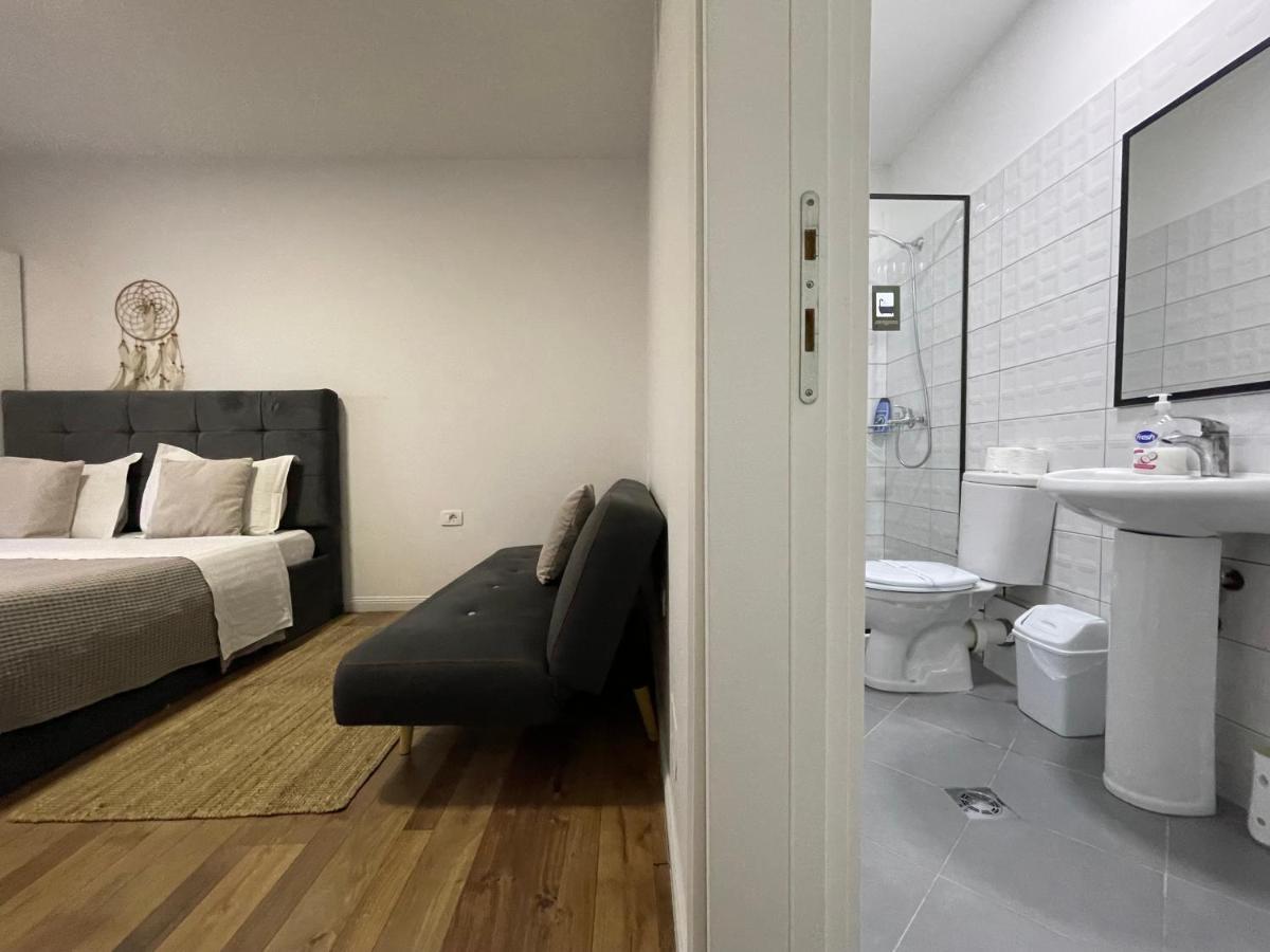 Central Studio Apartments Tirana Kültér fotó