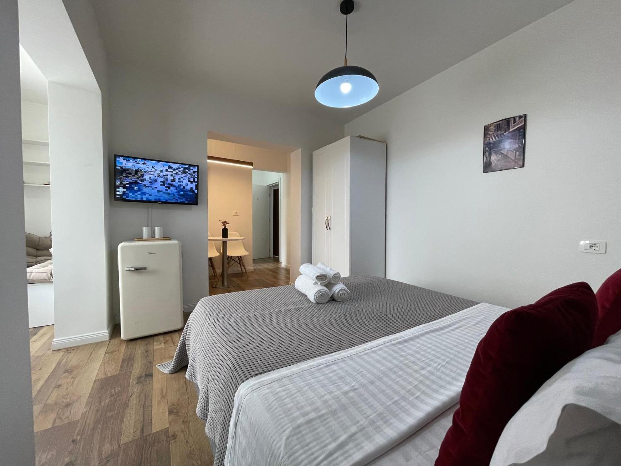 Central Studio Apartments Tirana Kültér fotó