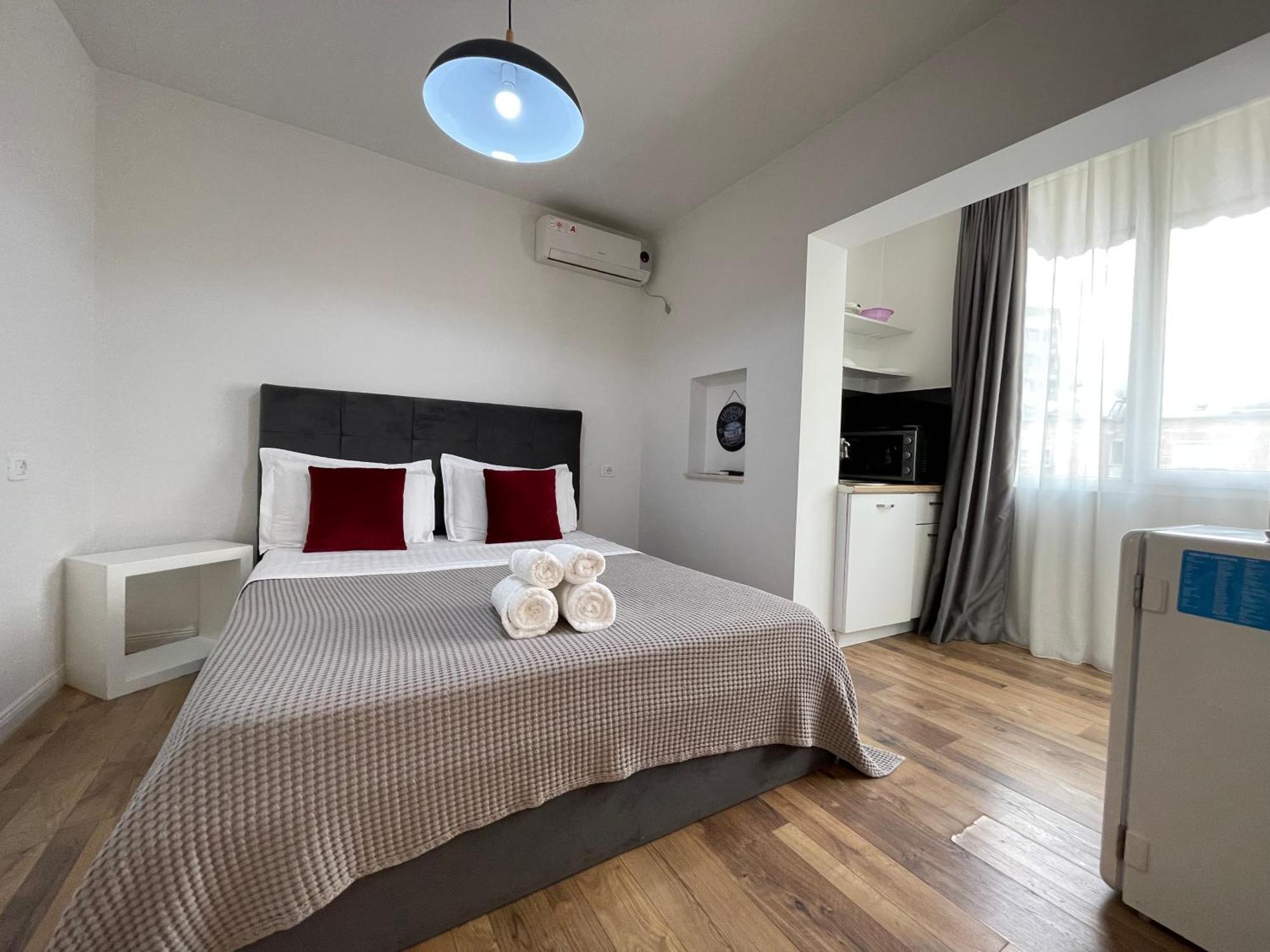 Central Studio Apartments Tirana Kültér fotó