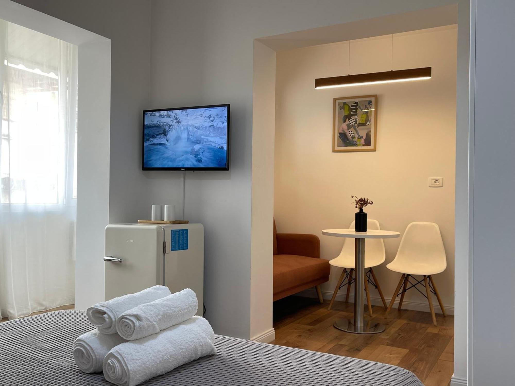 Central Studio Apartments Tirana Kültér fotó