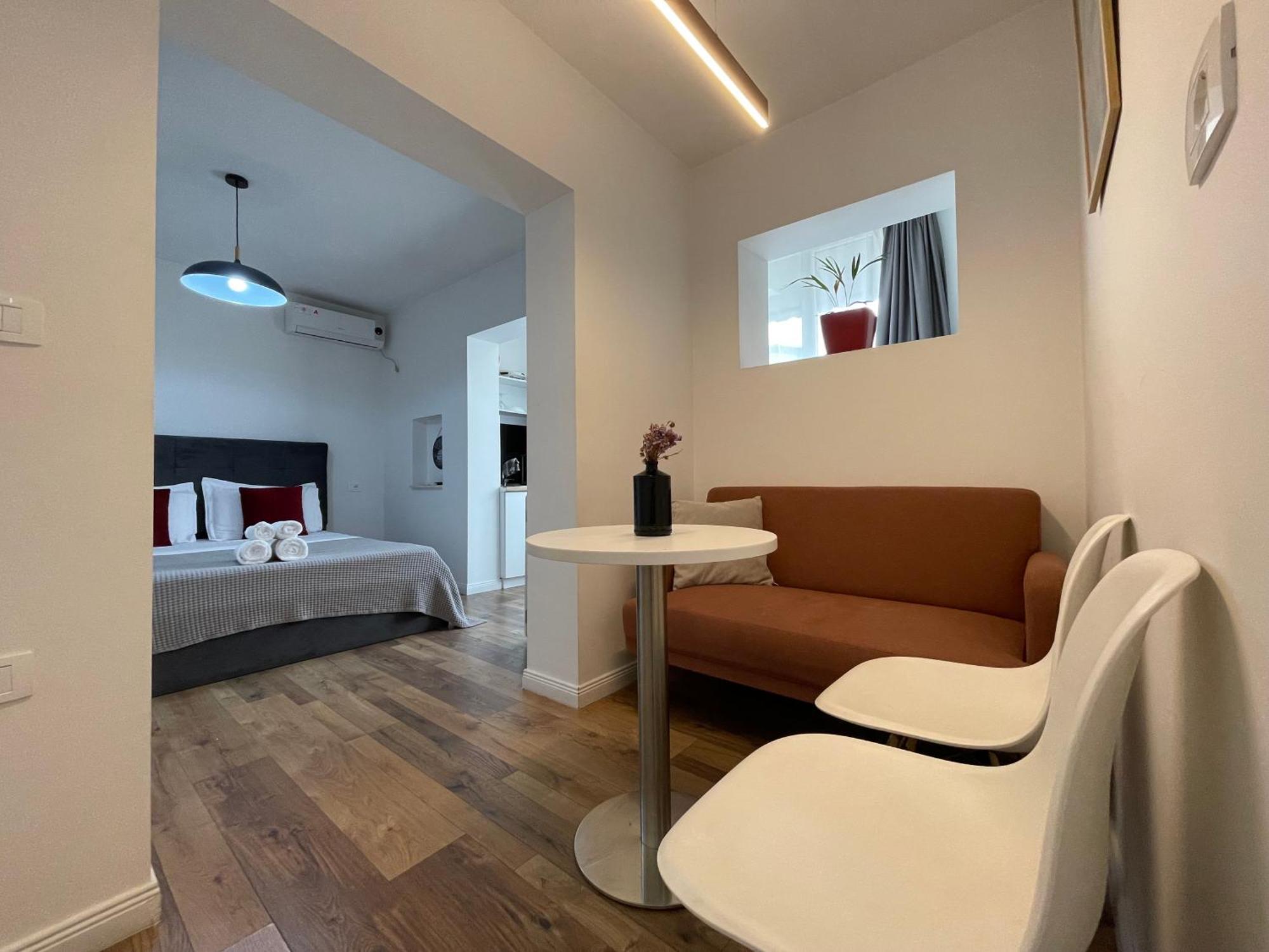 Central Studio Apartments Tirana Kültér fotó